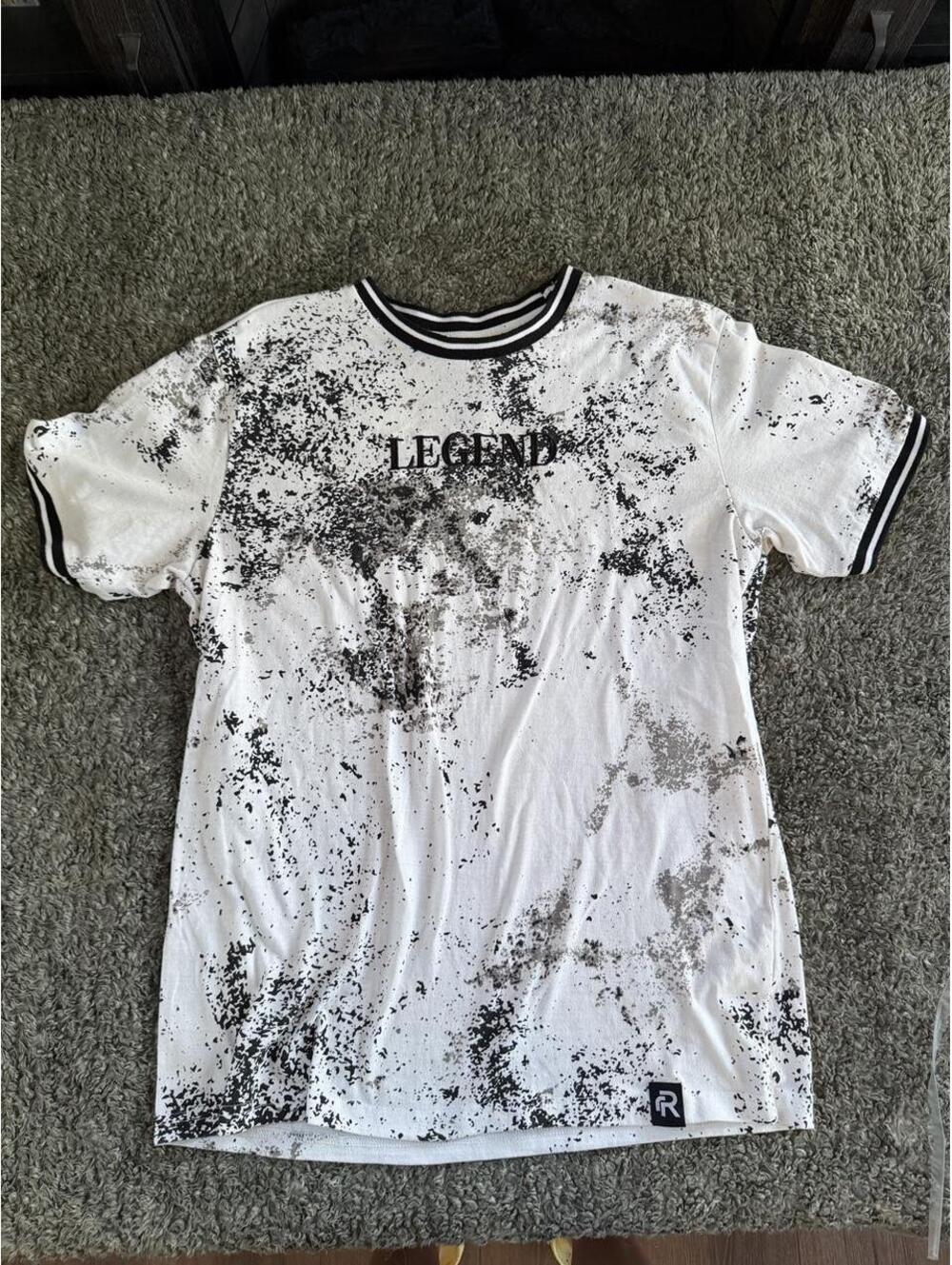 Refinery Republic Premium Collection XL White and Black Graphic T-Shirt
